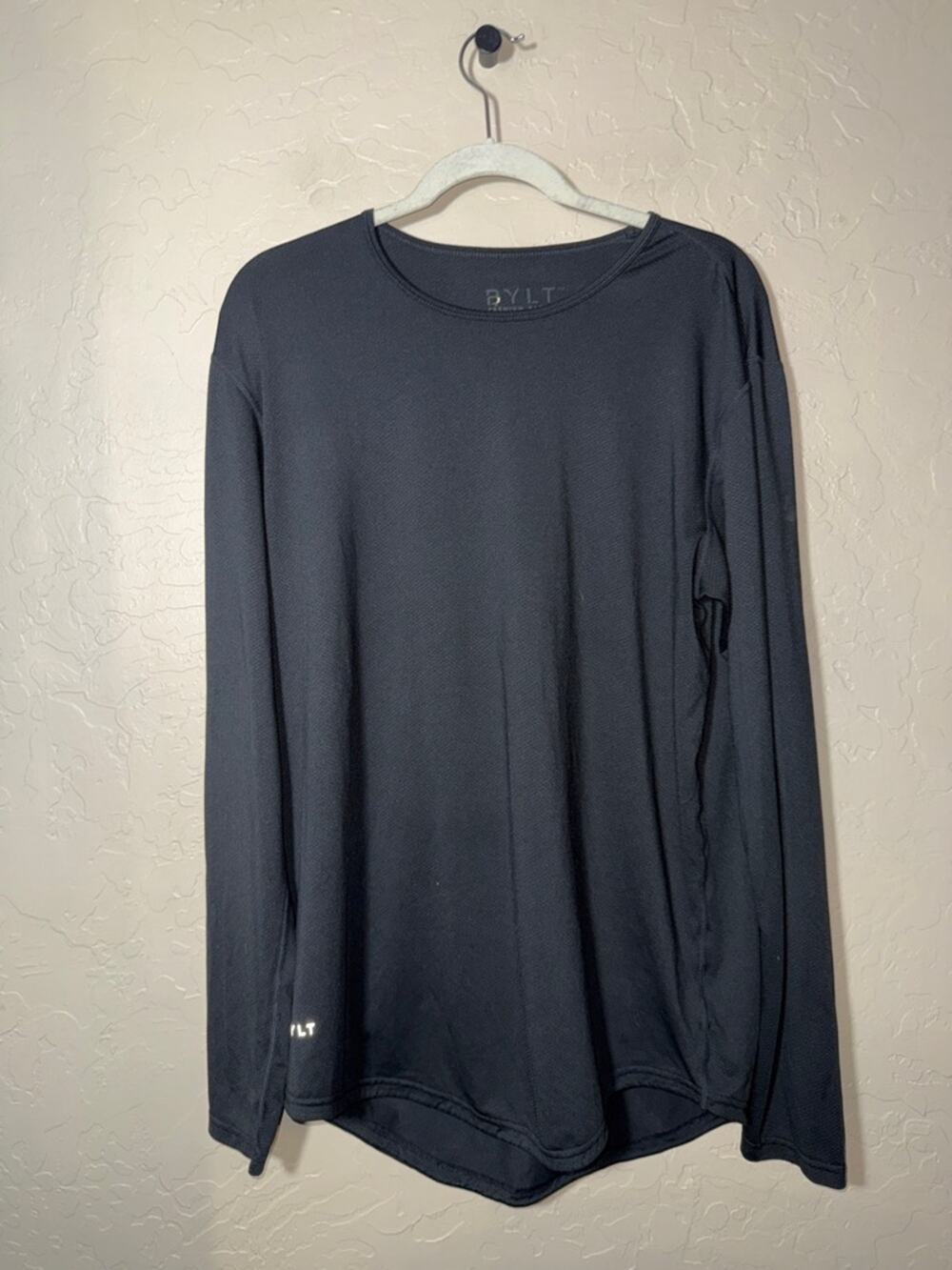 Bylt men’s drop Cut long sleeve black size medium